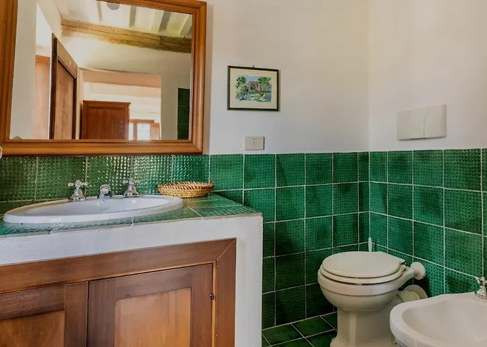 Villa Casale Oliva In A Landscape Of Oaks, Olive E Cherry Trees