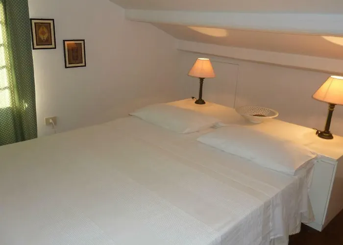 Villa Casale Oliva In A Landscape Of Oaks, Olive E Cherry Trees Santa Vittoria in Matenano